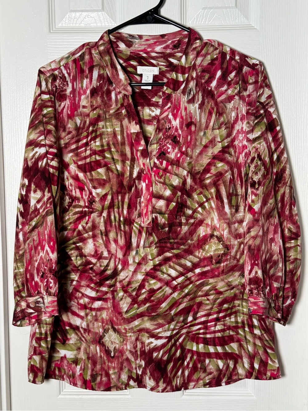 Chico's Abstract Satin V-Neck Blouse Red Olive Green Size 1 M